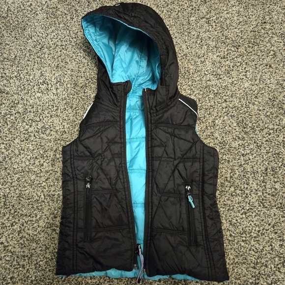 Ivivva Athletica Insulated Reversable Vest (Girls size 4) - Picture 3 of 5